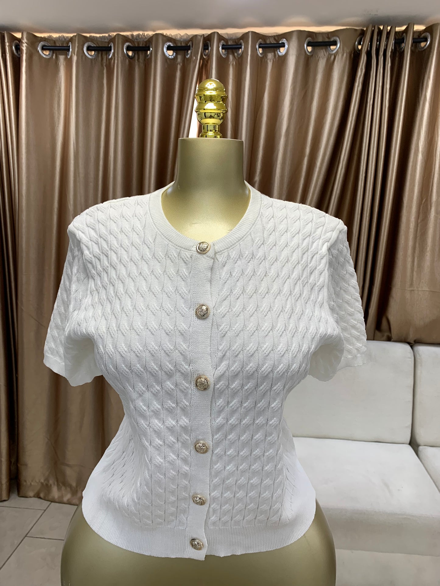 Button woven top