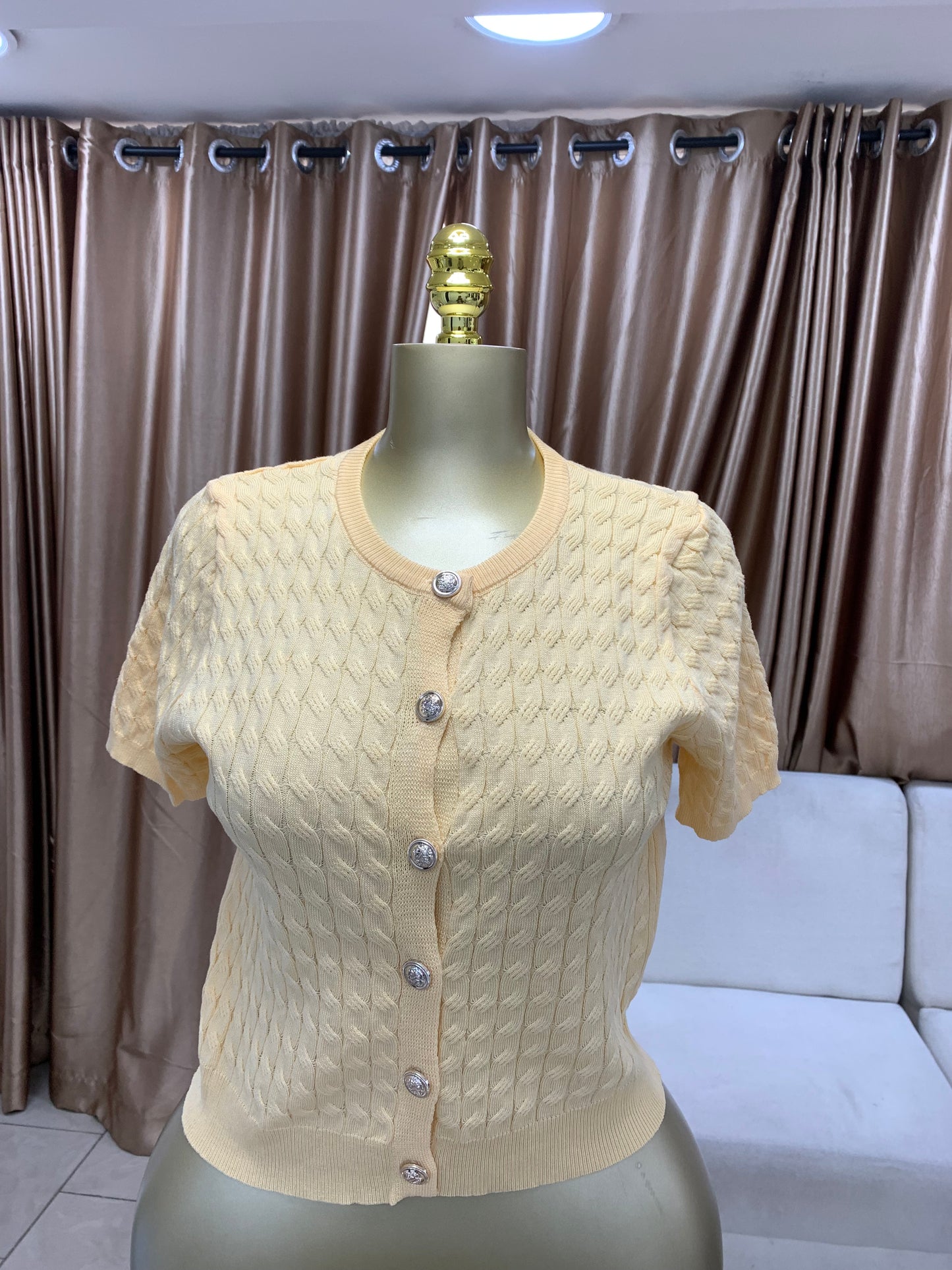 Button woven top