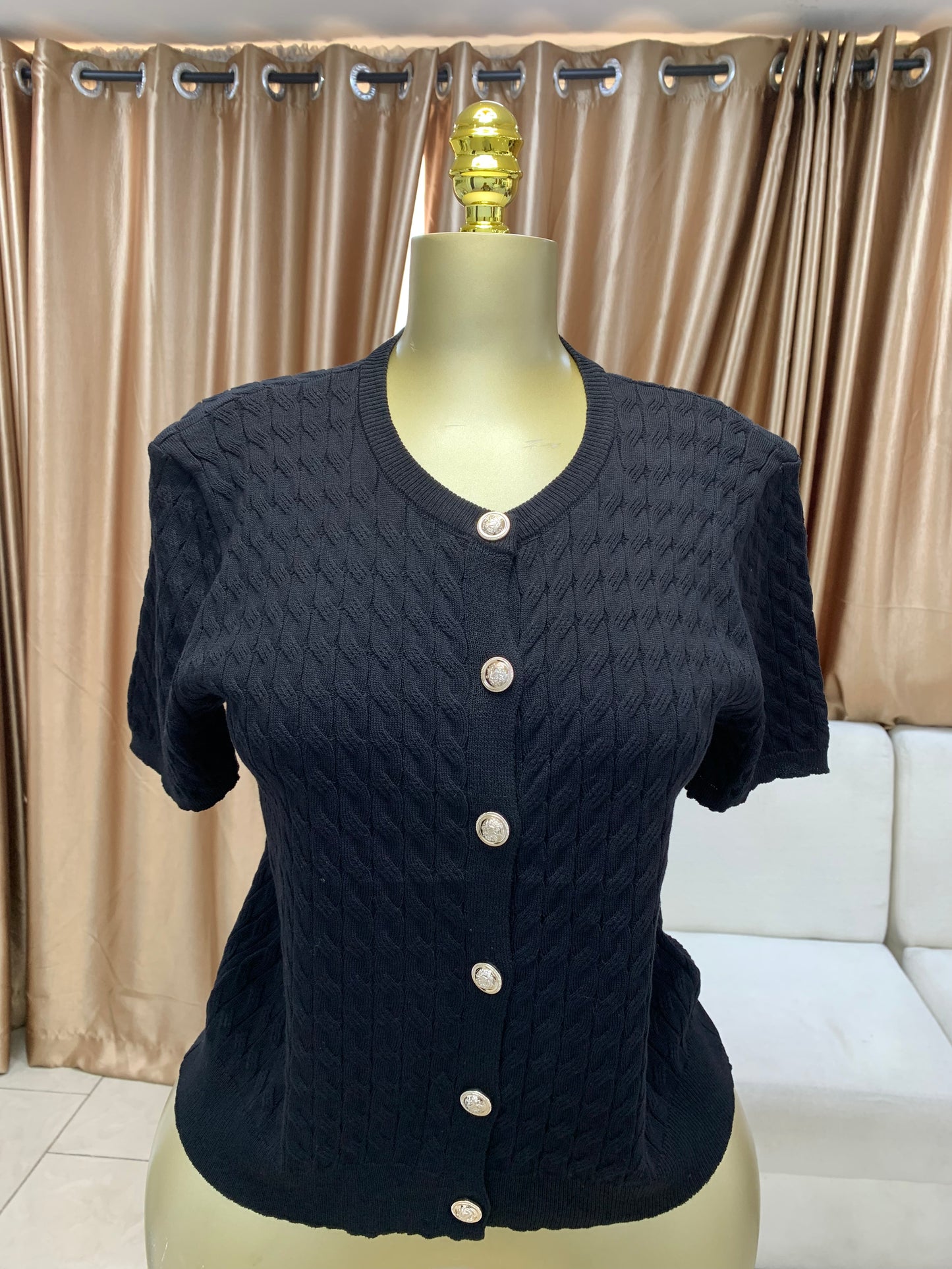 Button woven top
