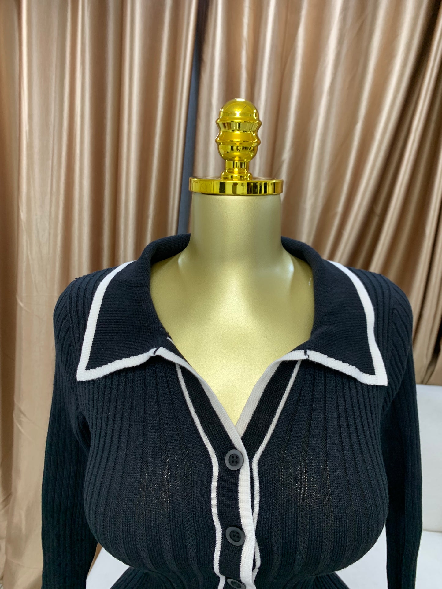 Jinyorl black tips gown