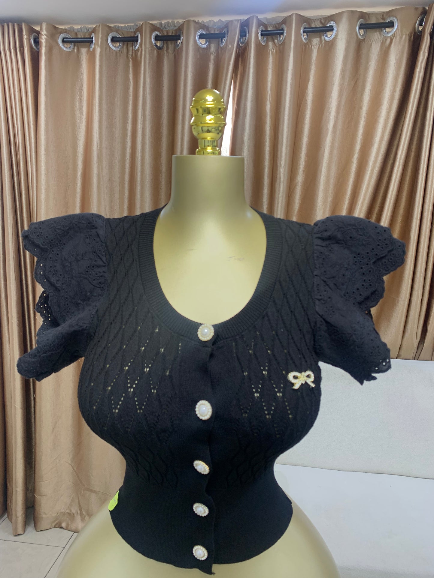 Lace sleeve bow top MID126