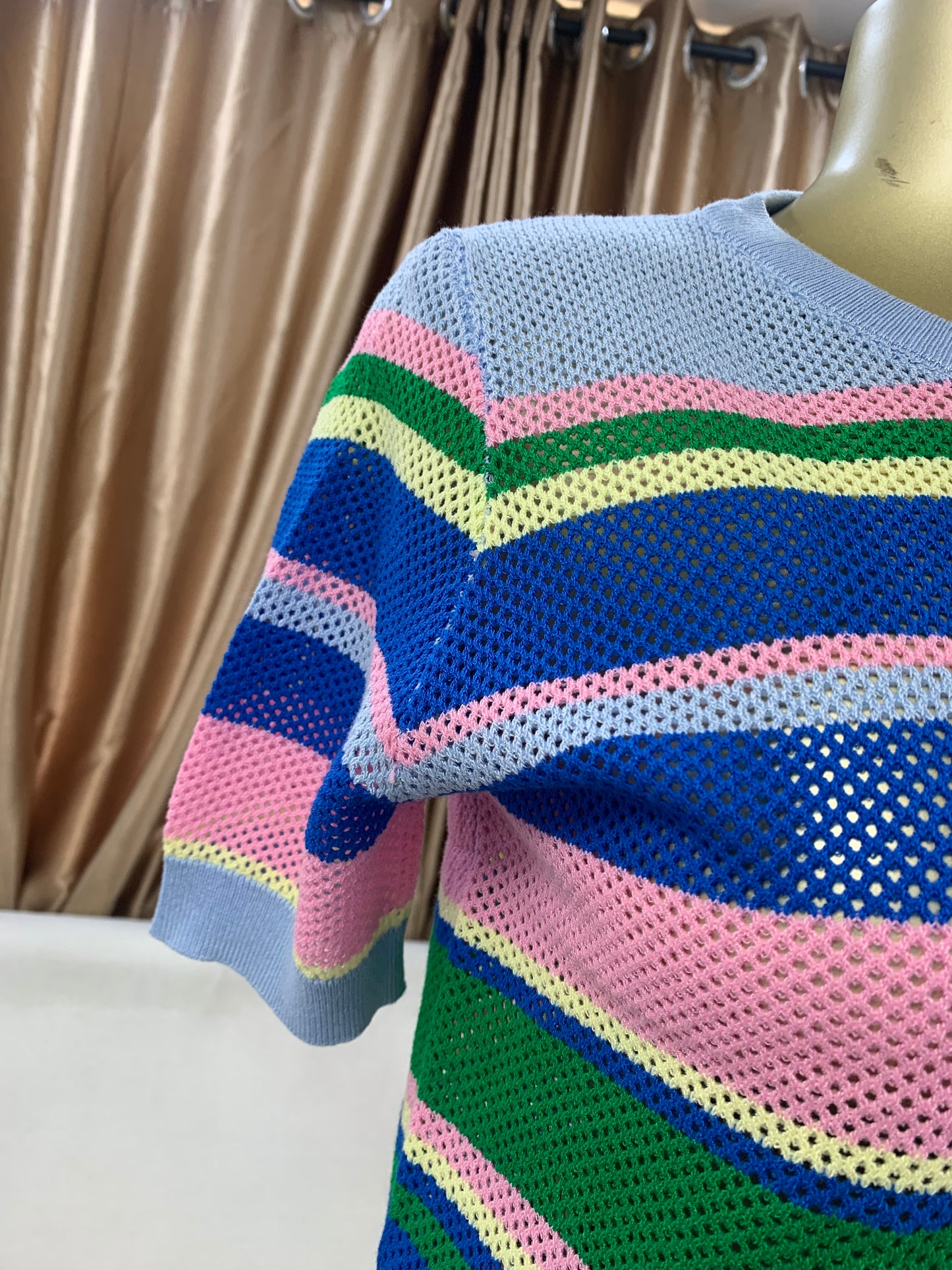 Multicolor knitted top