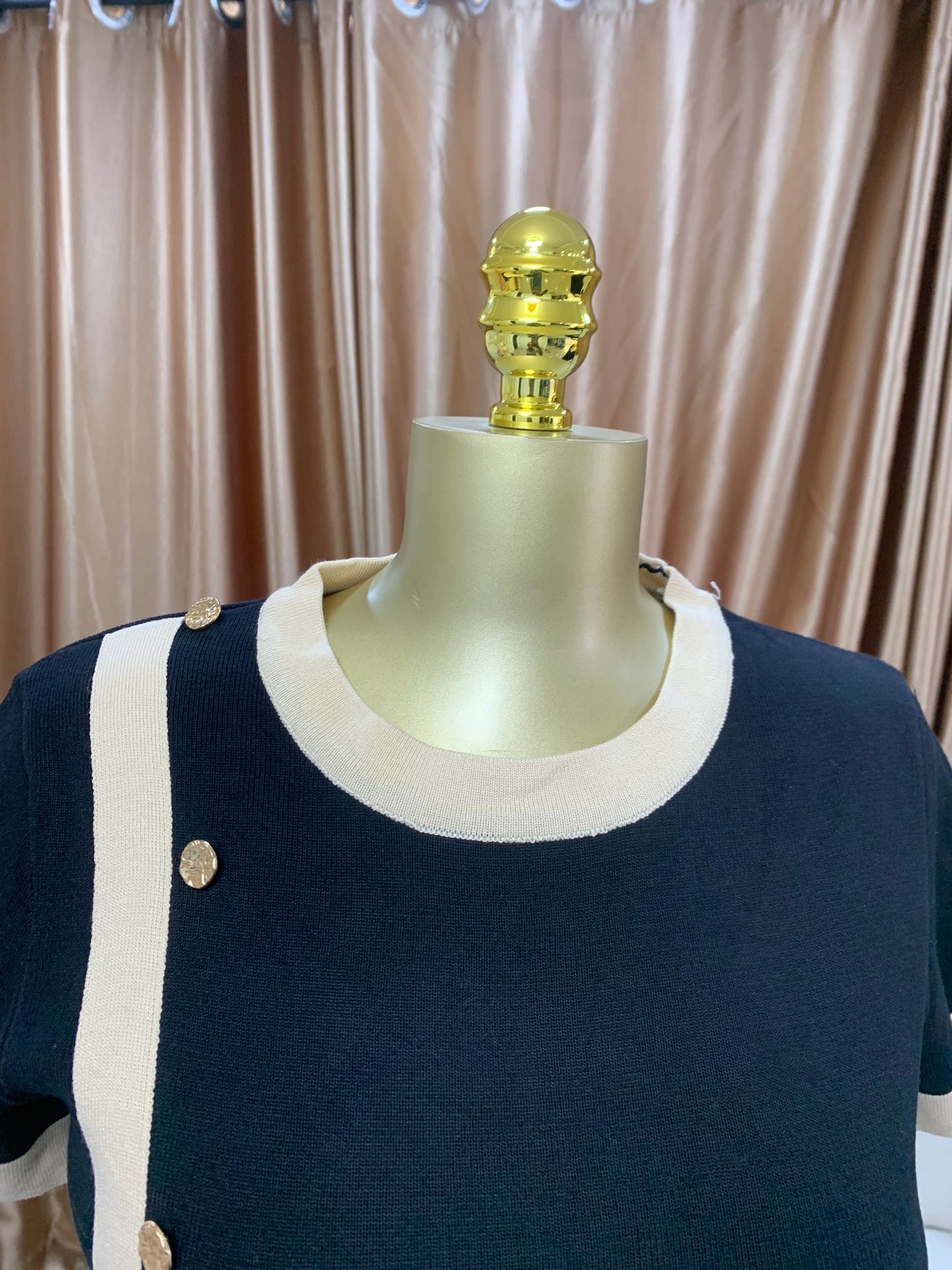 Side button black top