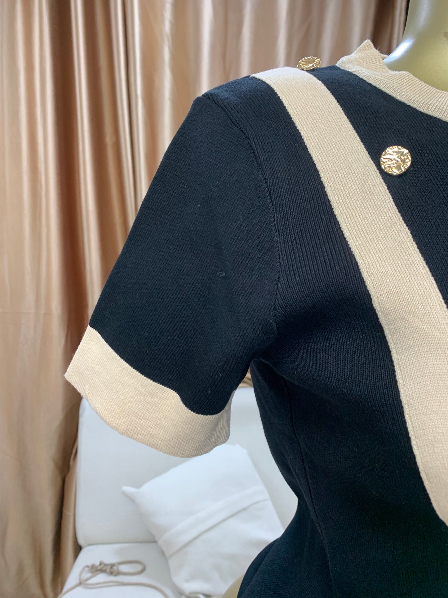Side button black top