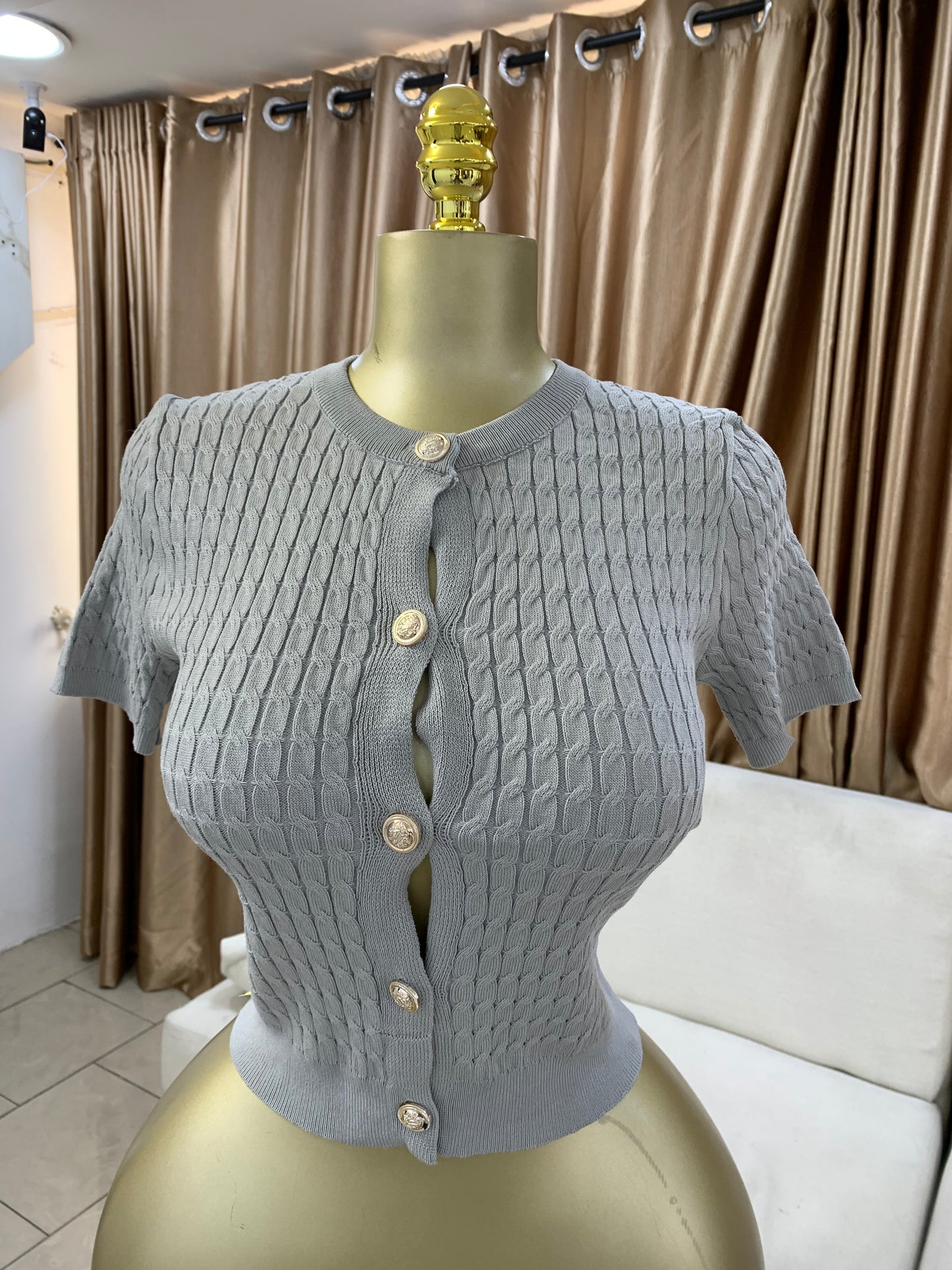Button woven top