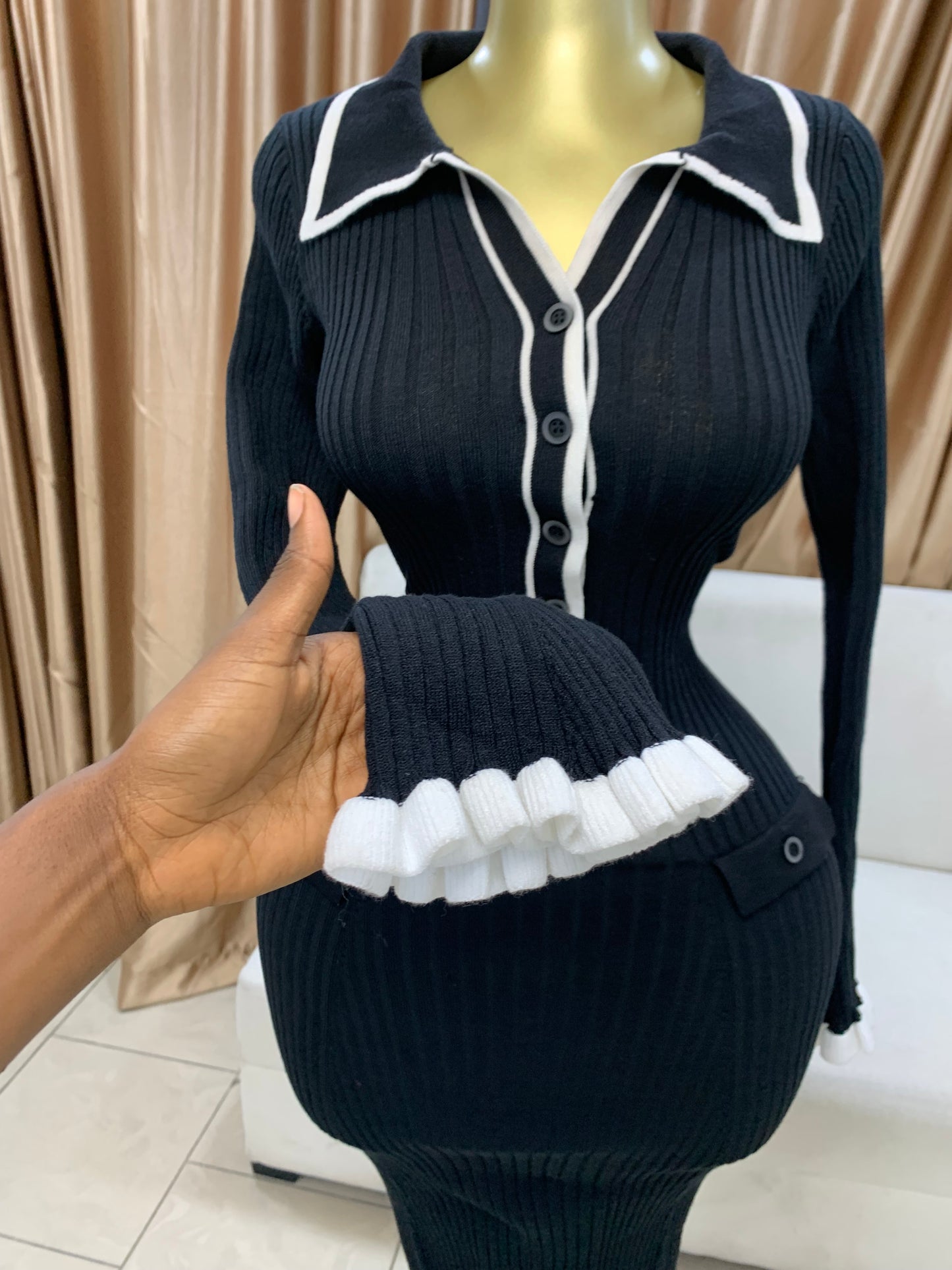 Jinyorl black tips gown
