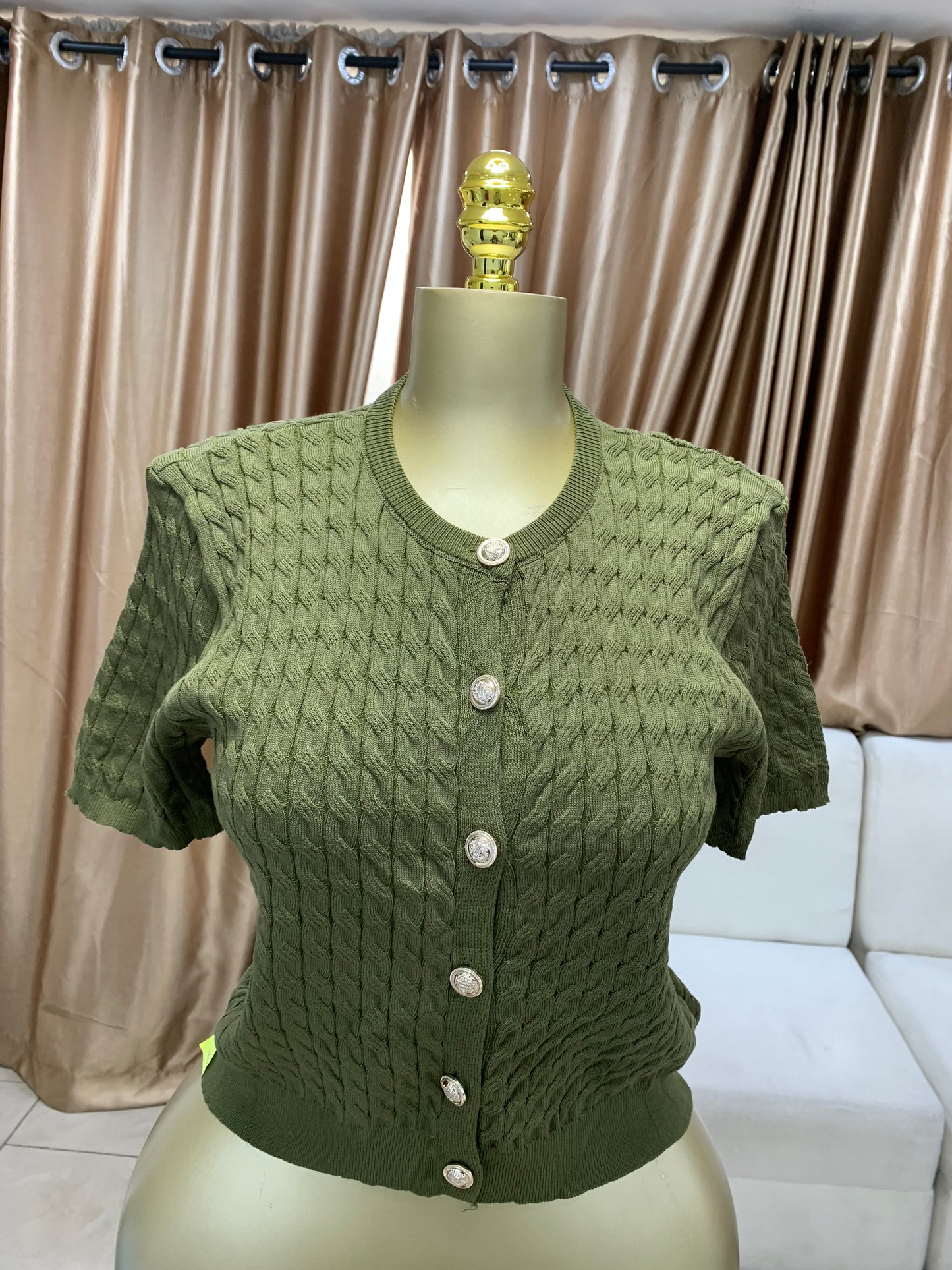 Button woven top