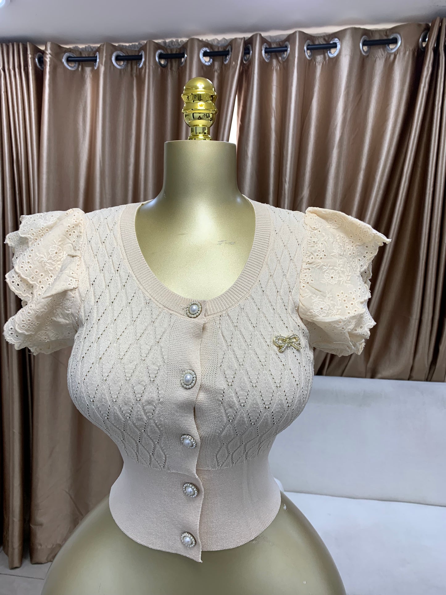Lace sleeve bow top MID126