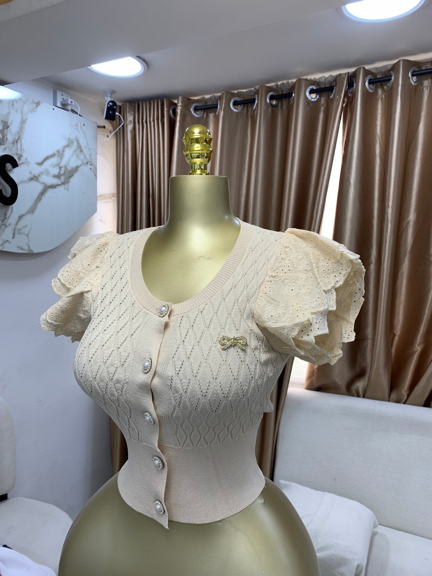 Lace sleeve bow top MID126