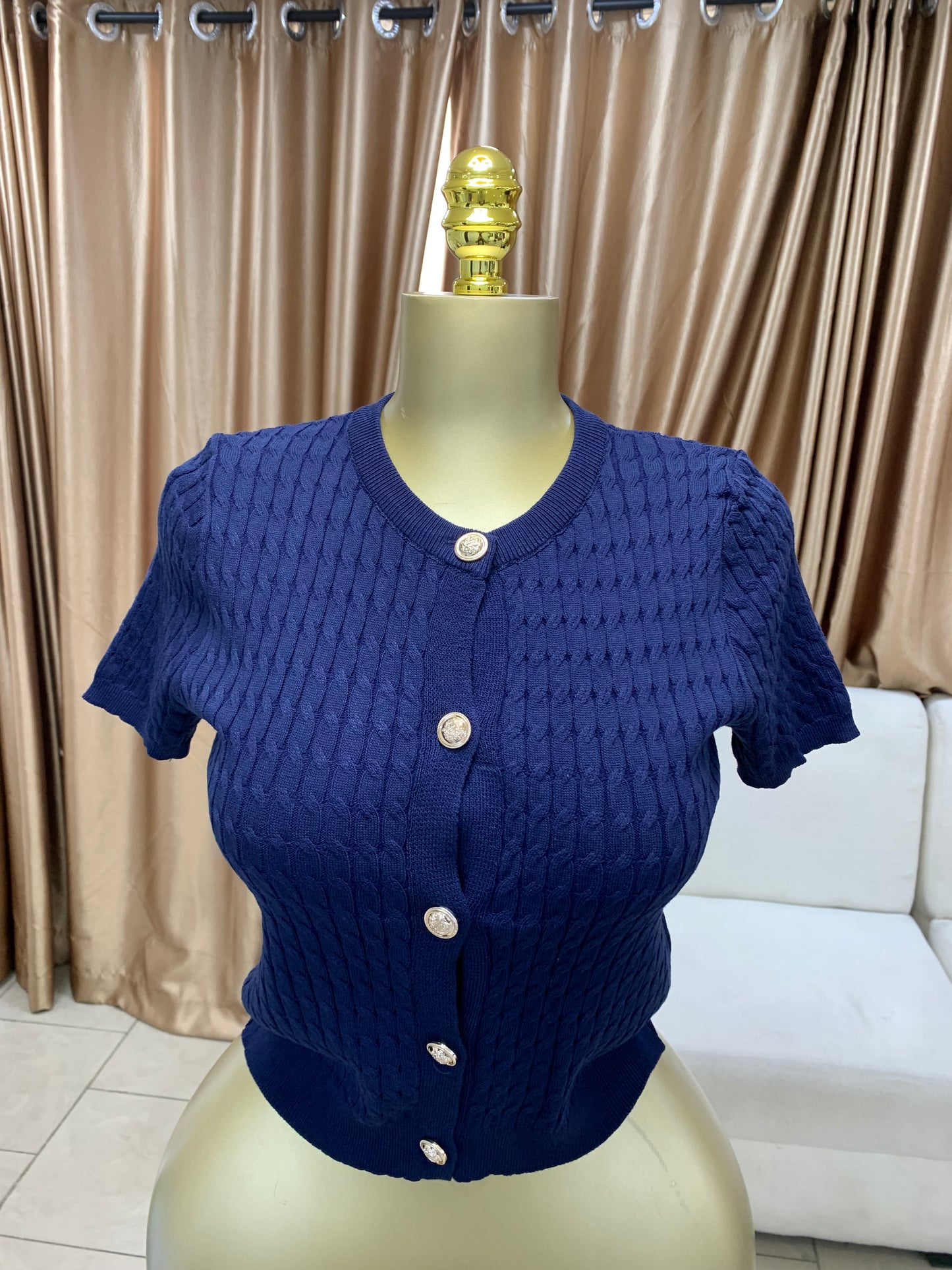 Button woven top