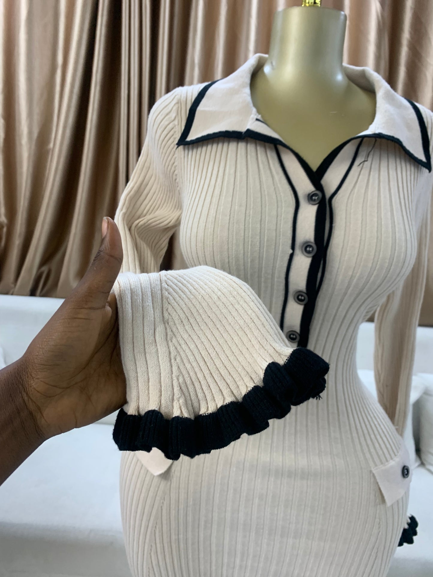 Jinyorl black tips gown
