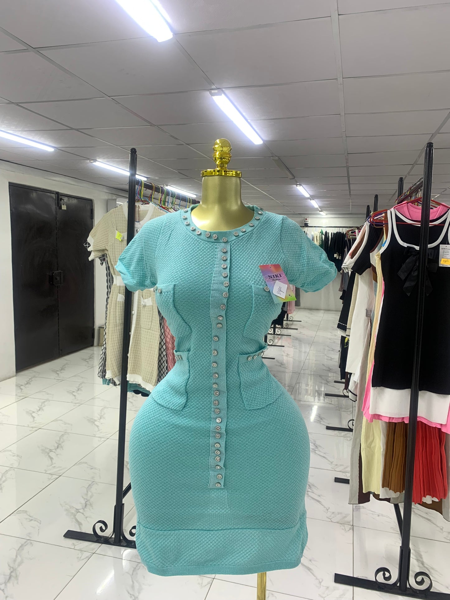 Niki shiny green gown MID014