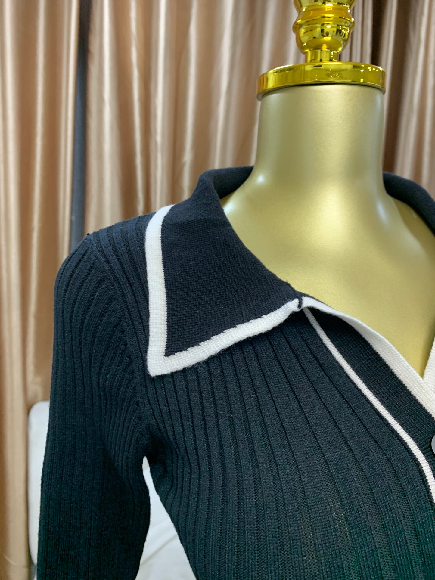 Jinyorl black tips gown