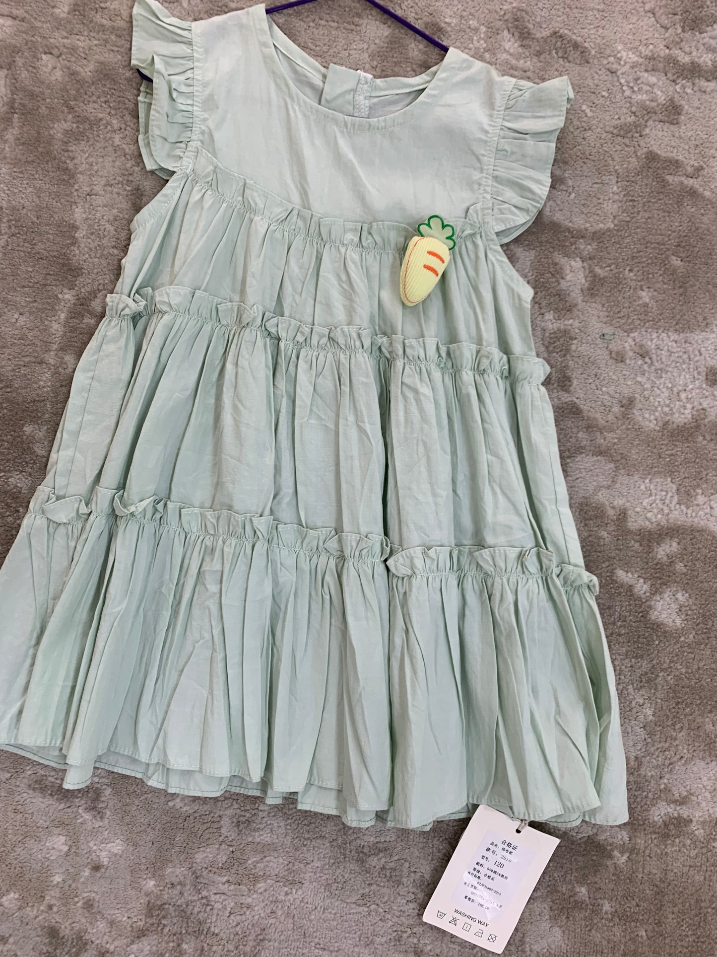 Children gown 103