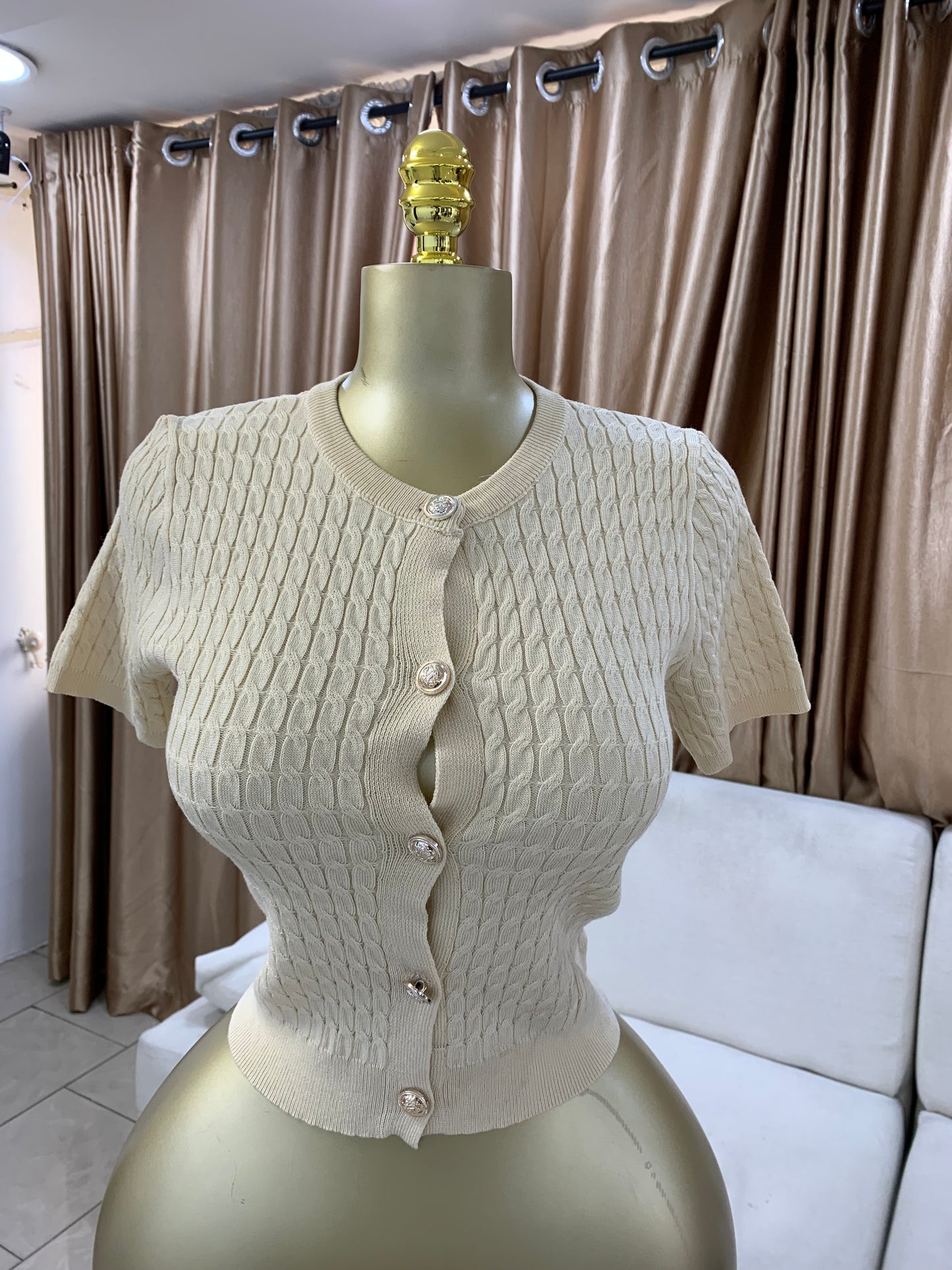 Button woven top