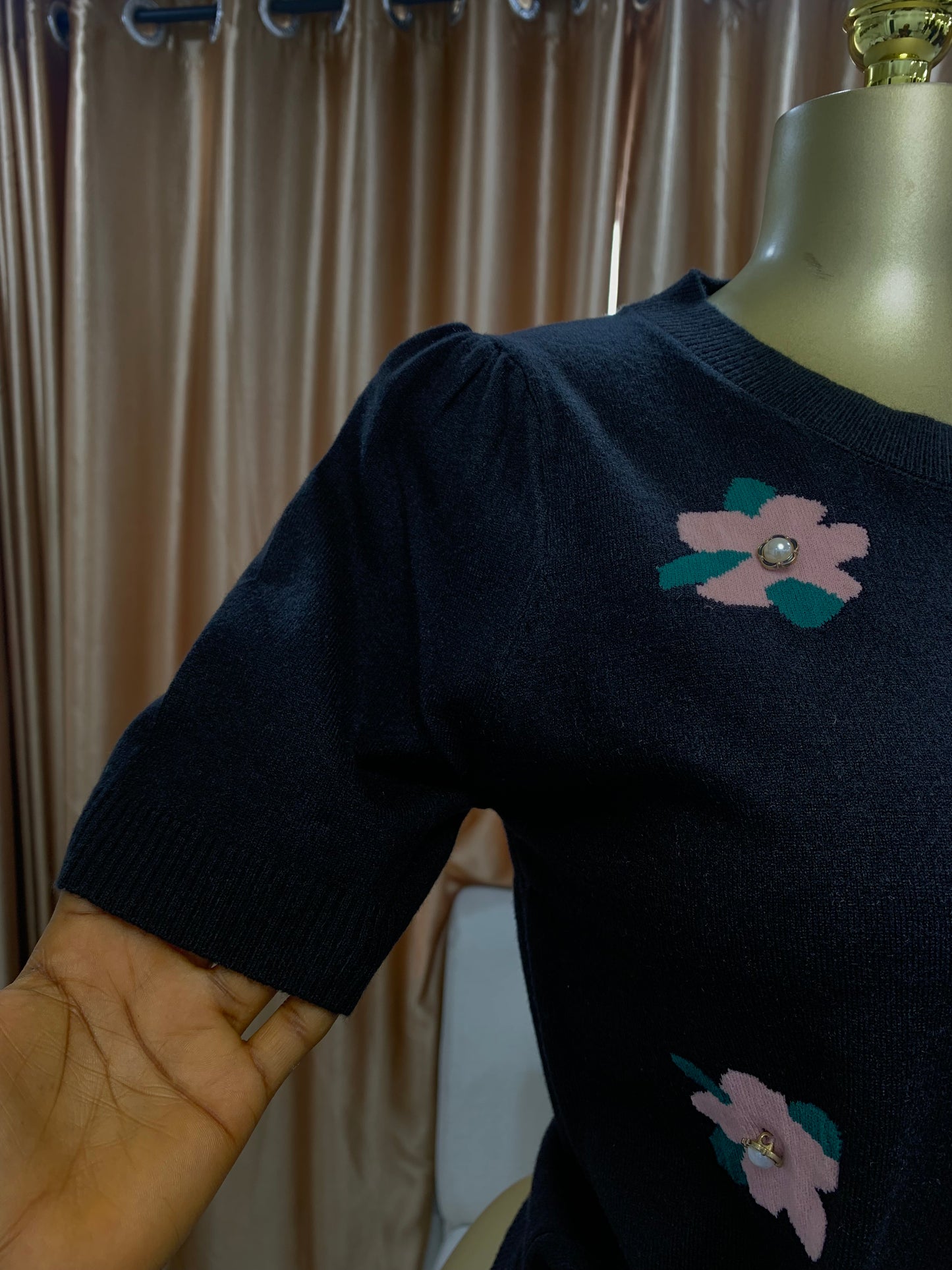 Flower button top