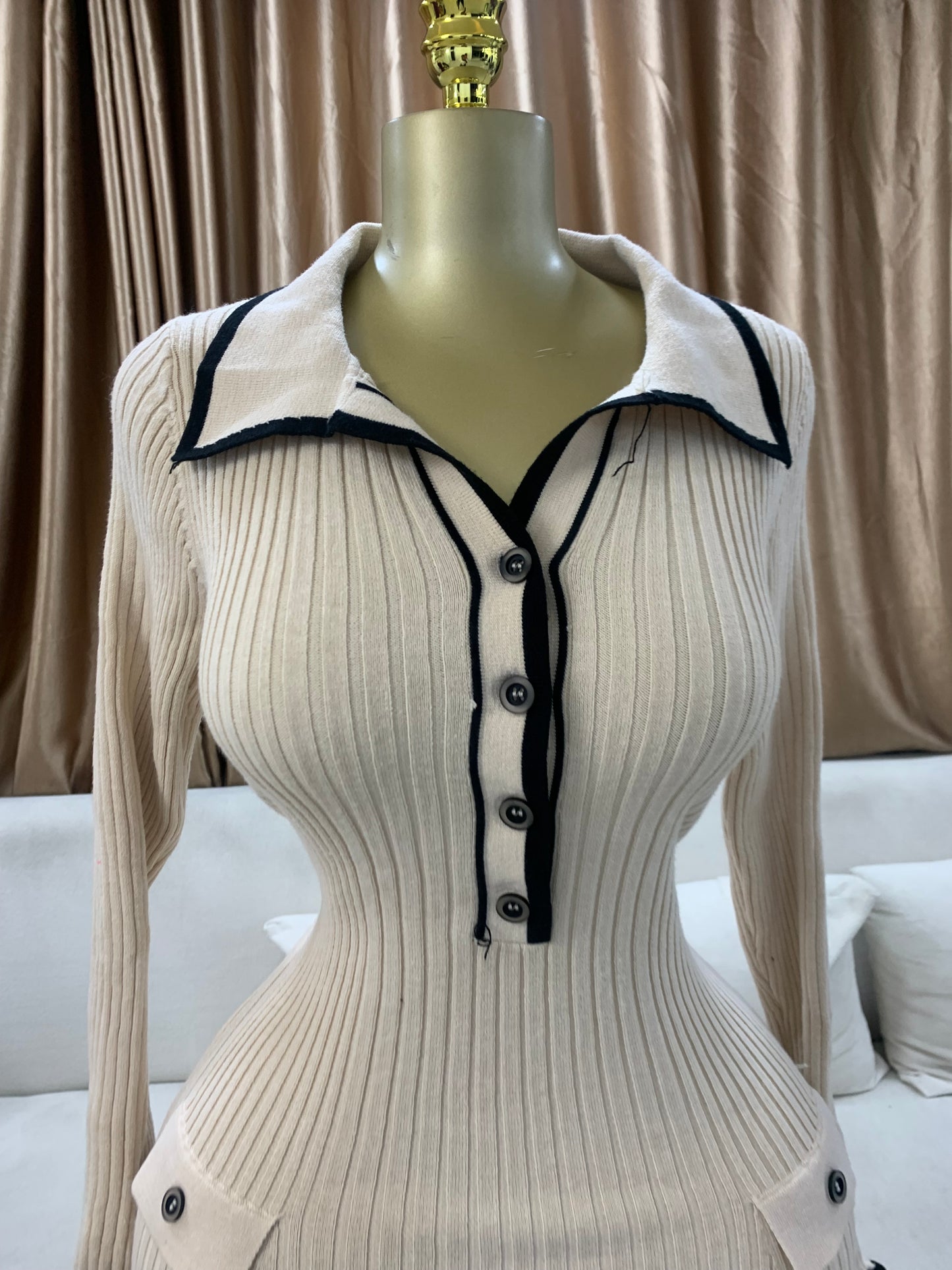 Jinyorl black tips gown