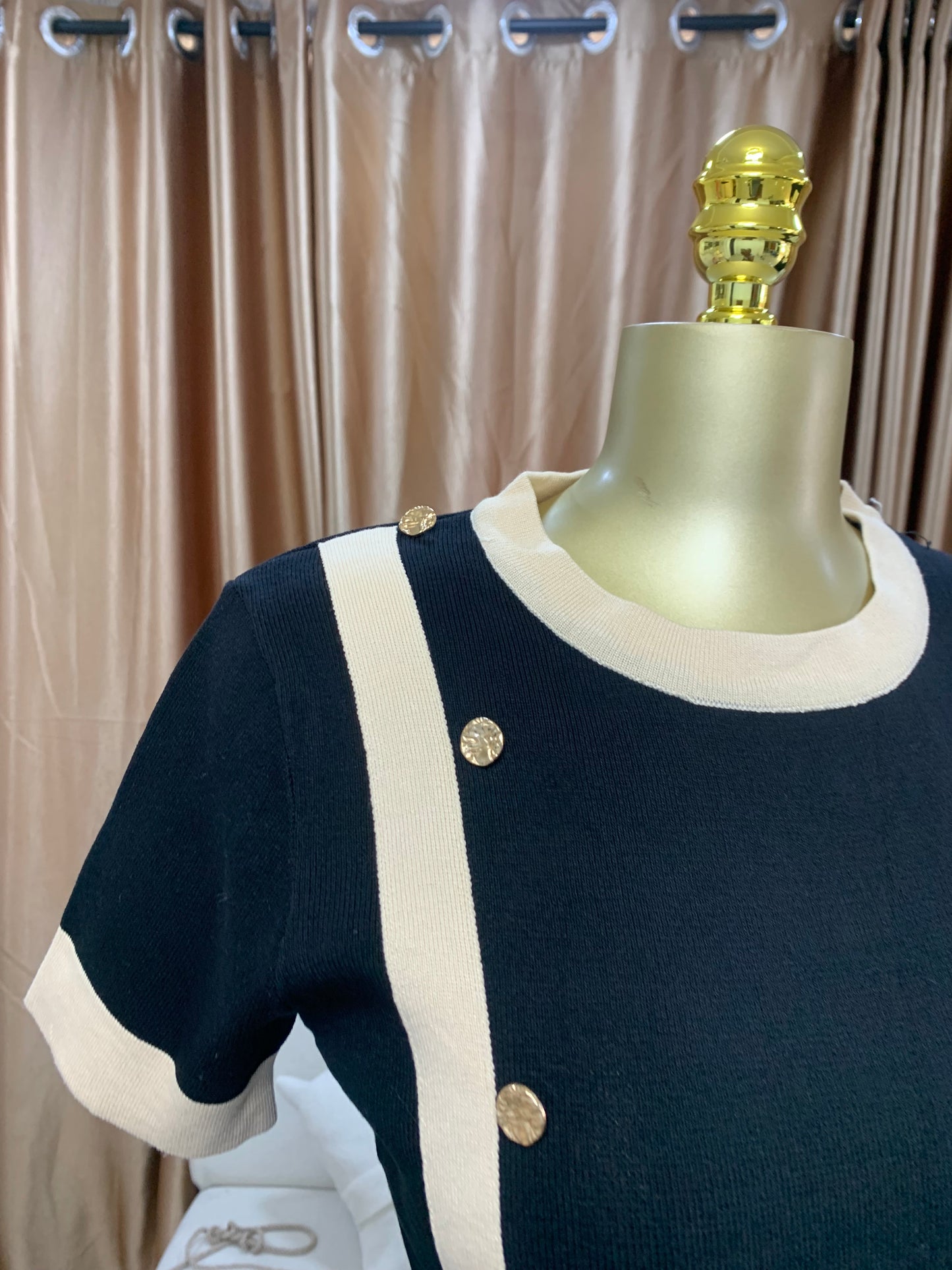 Side button black top