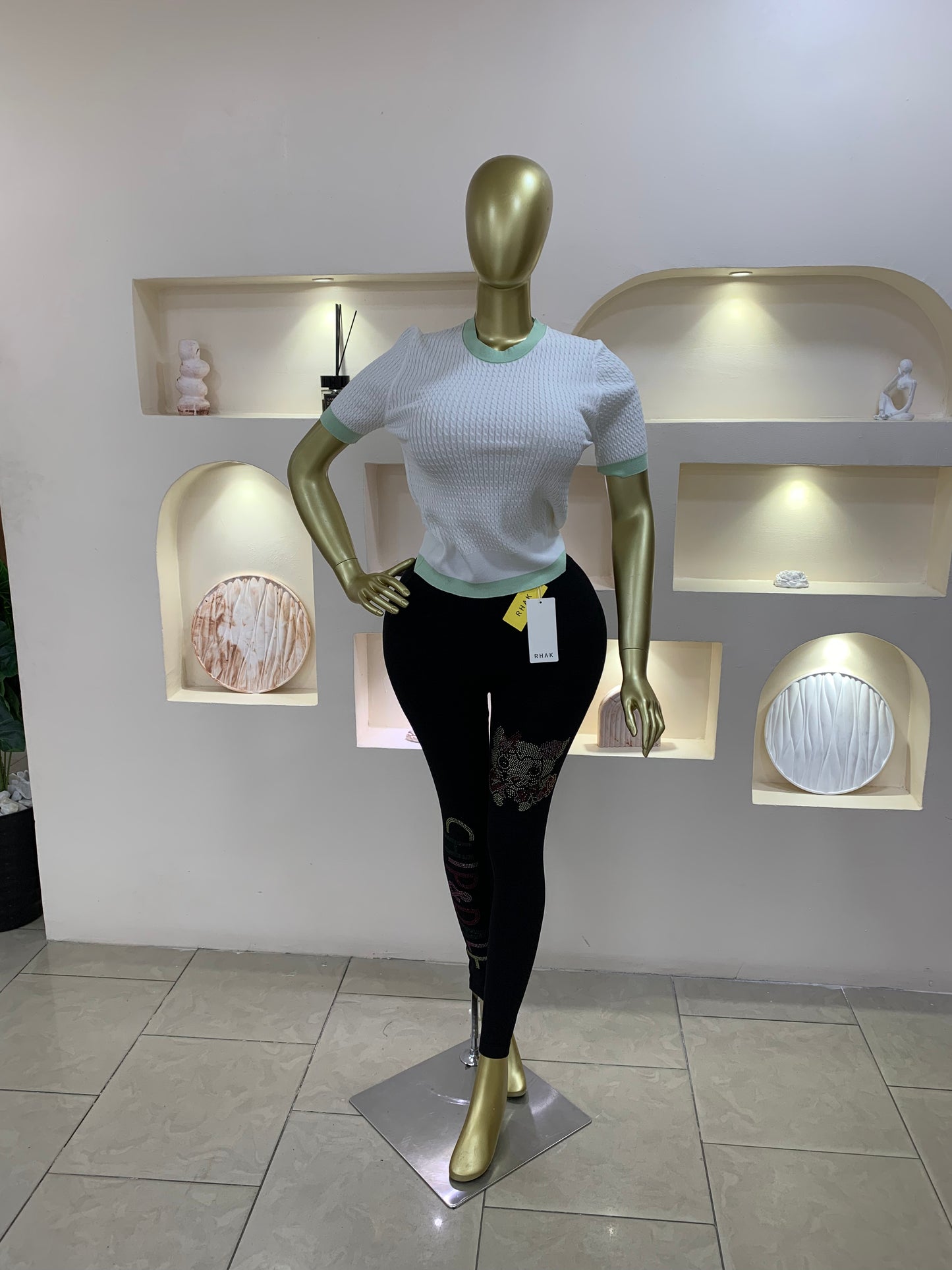 Rhak Intertwined Top Tmf018
