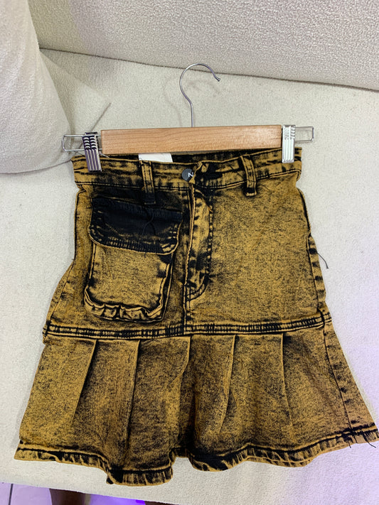 Short skirt