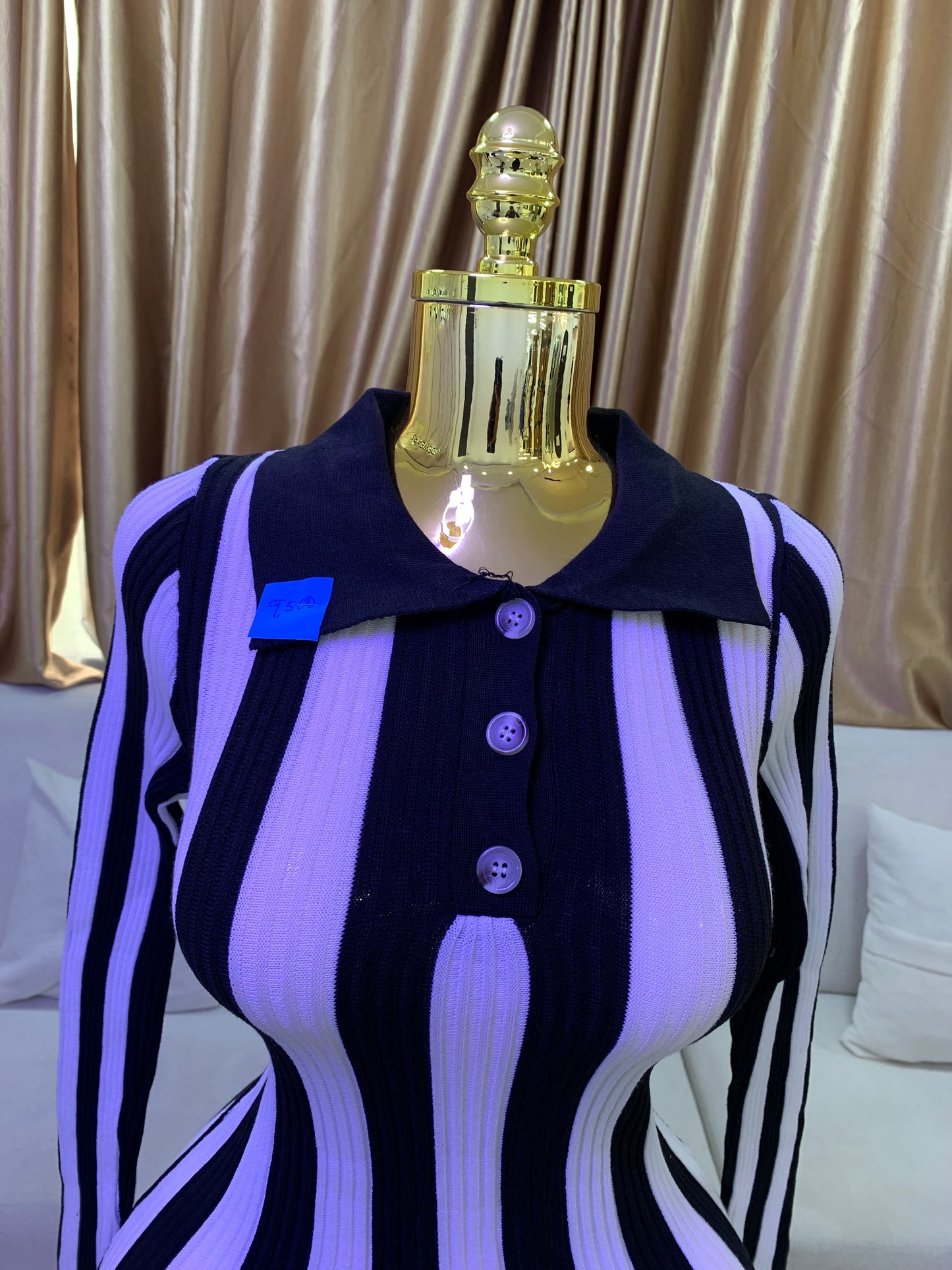Monochrome collar gown