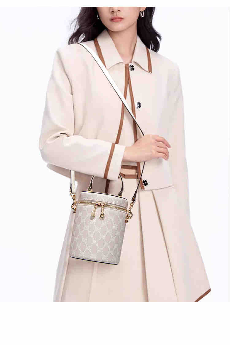 Bucket bag
