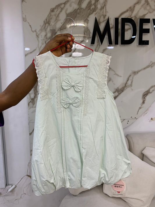 Children gown 101