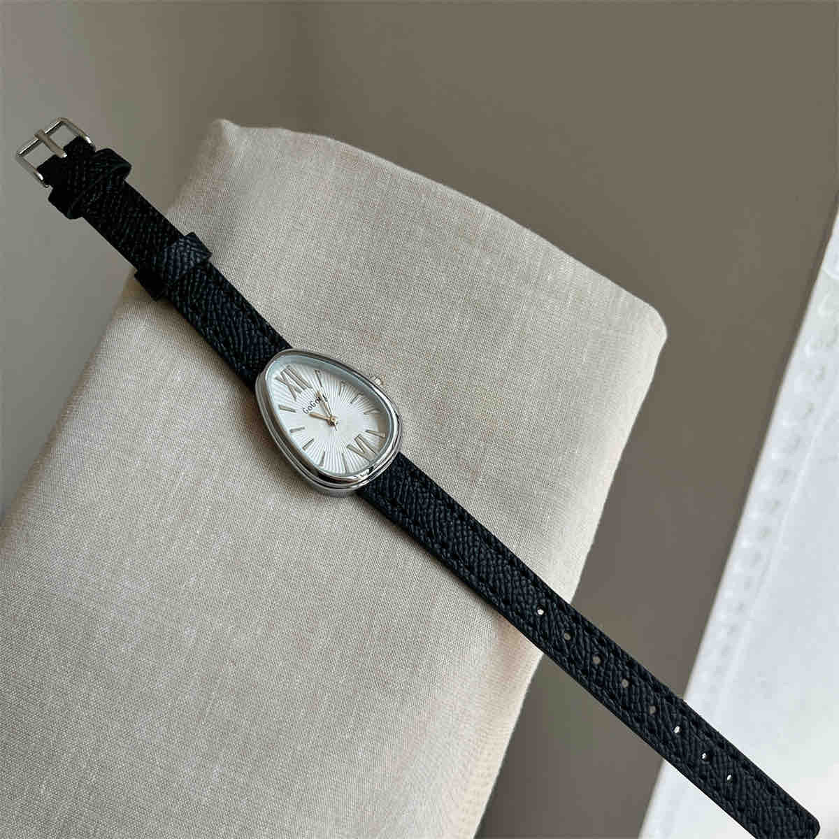 GG leather Watch