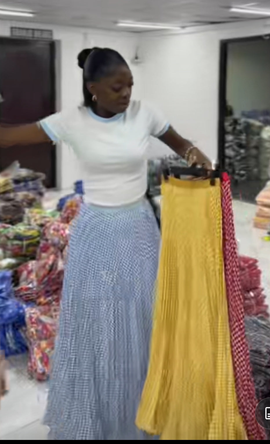 Checkers skirt MW560