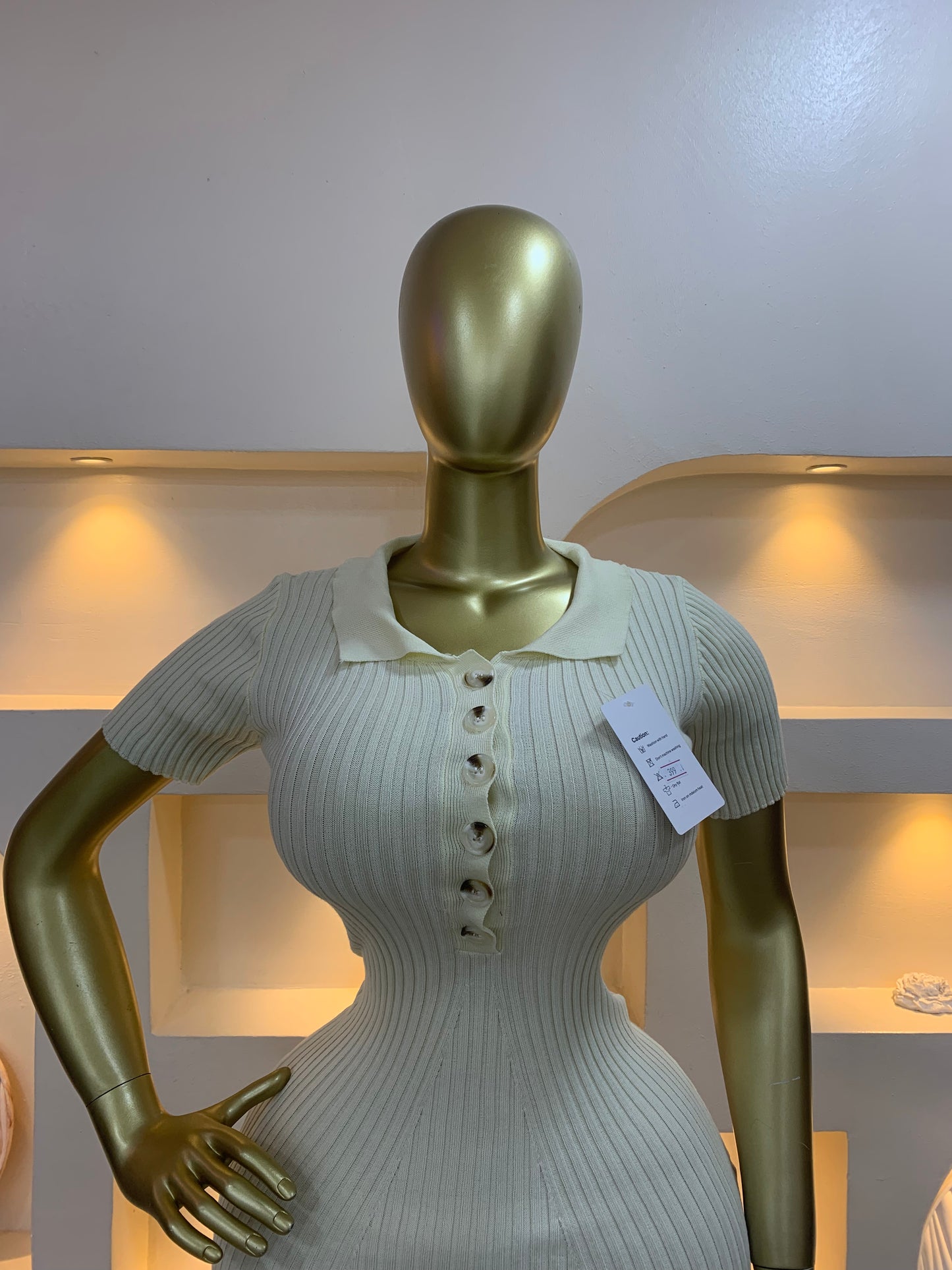 Plastic Button Collar Dress single 100