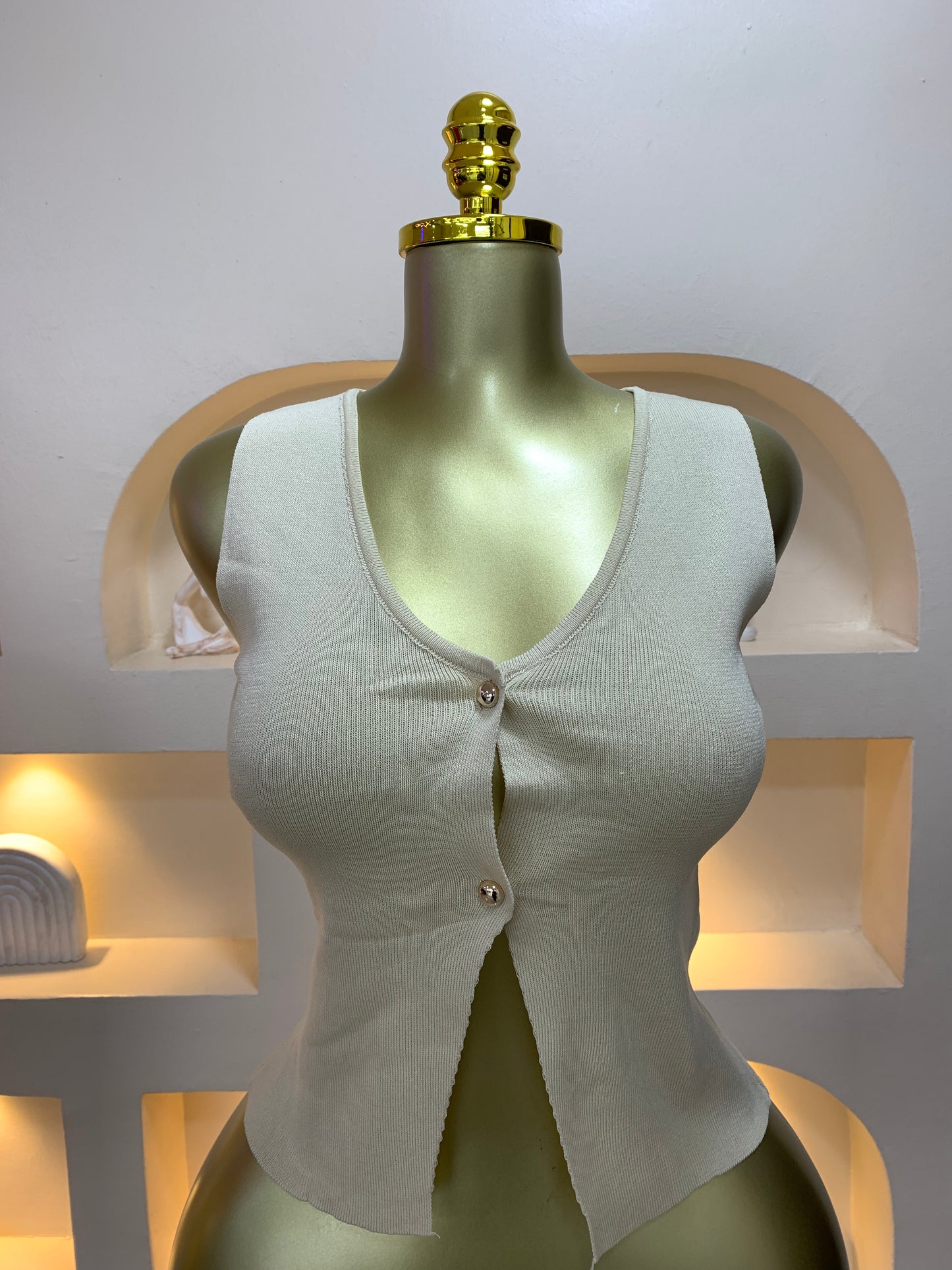 Amy round button top MW5004