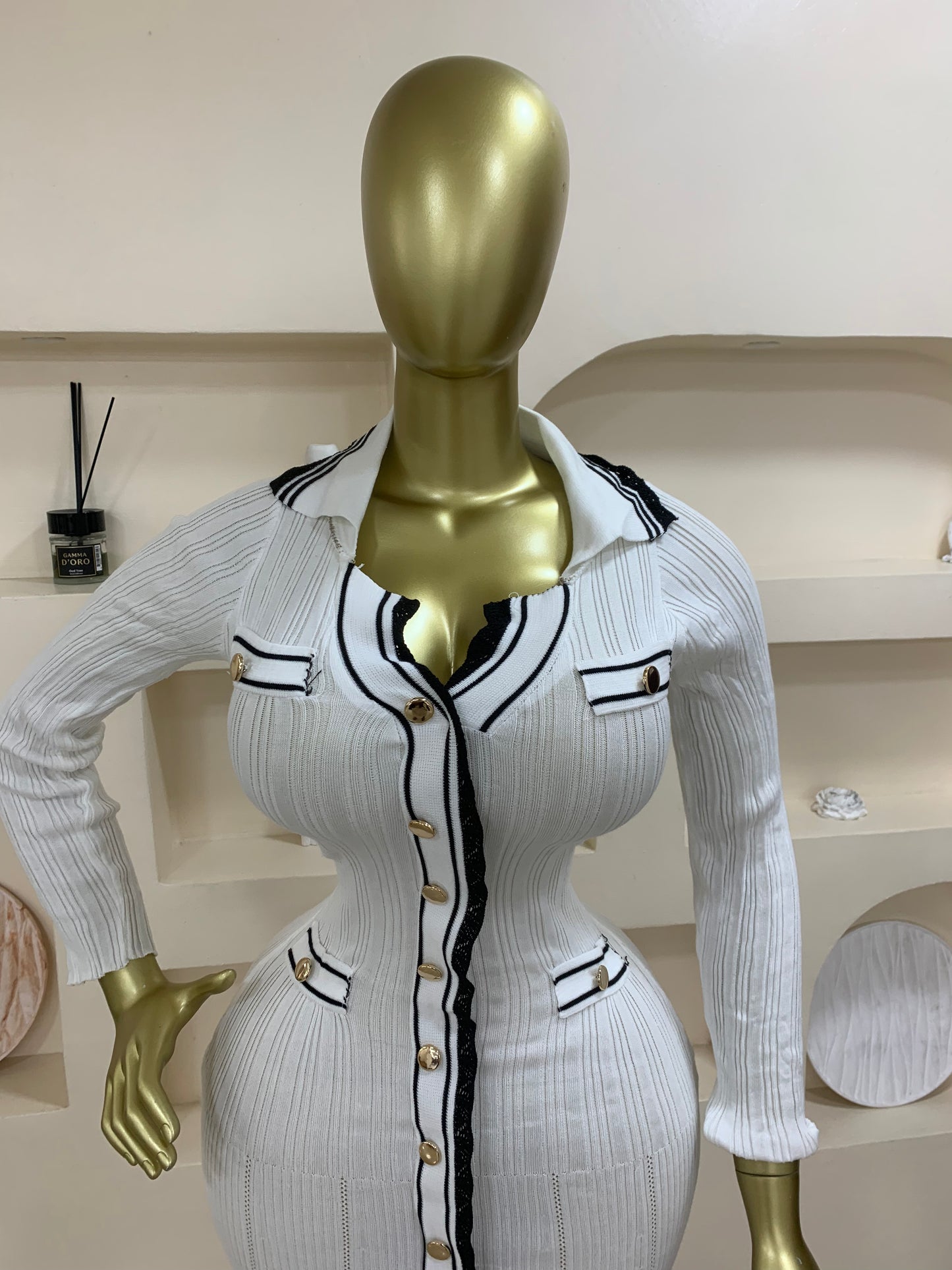 Lace trimming gown TMF010
